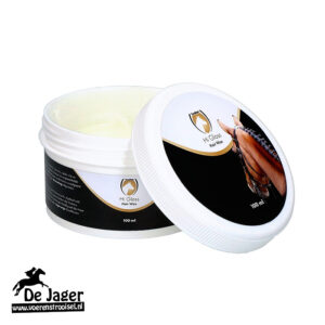Open tub of De Jaer Hi Gloss Hair Wax, white jar with black-gold label, 100 ml visible, brand logo in corner.